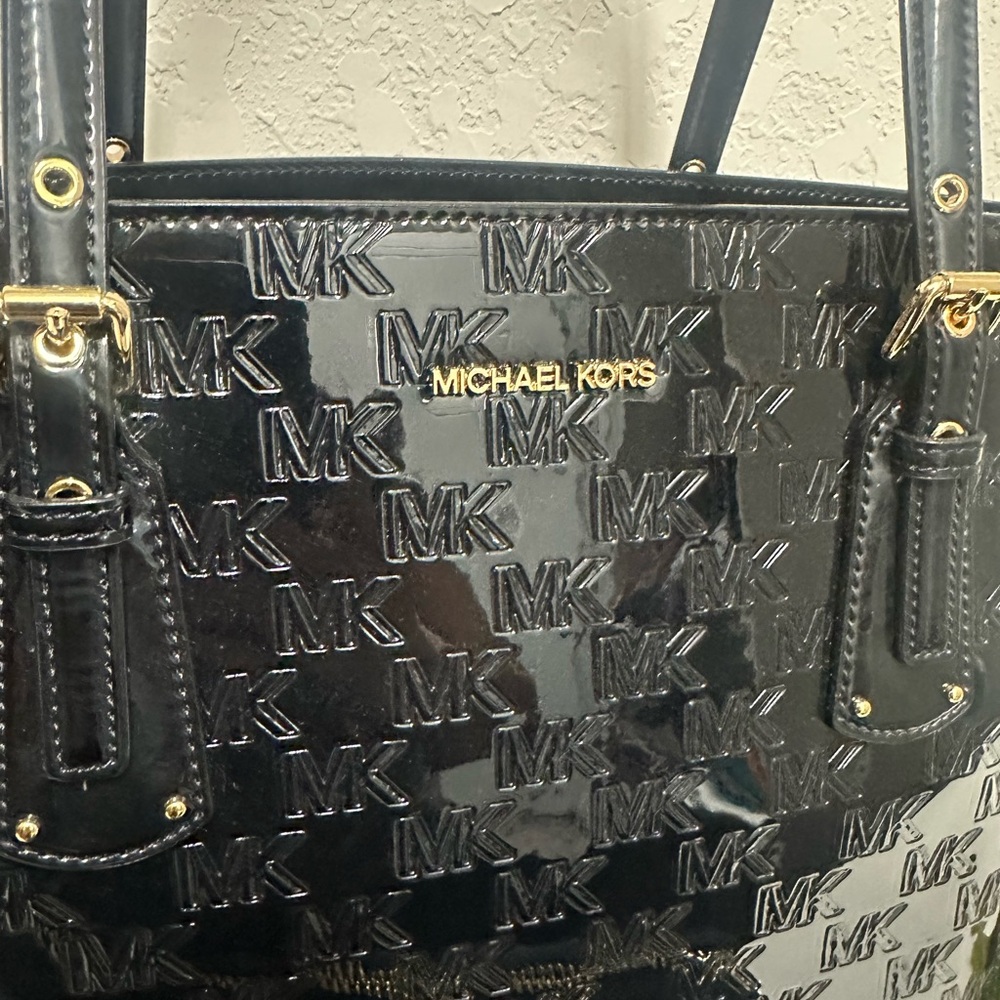 Michael Kors Purse - Picture 5 of 10